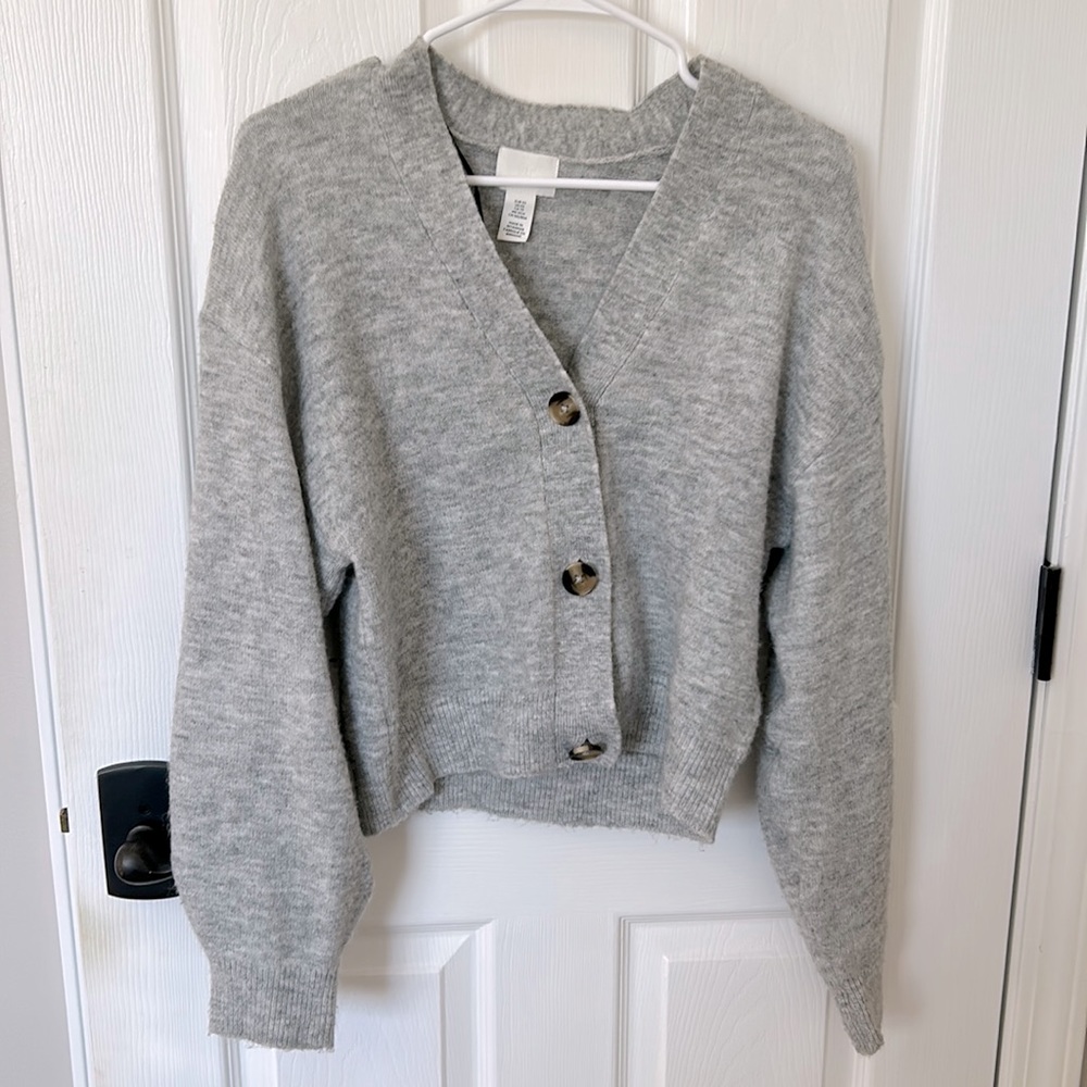 H&M grey sweater
